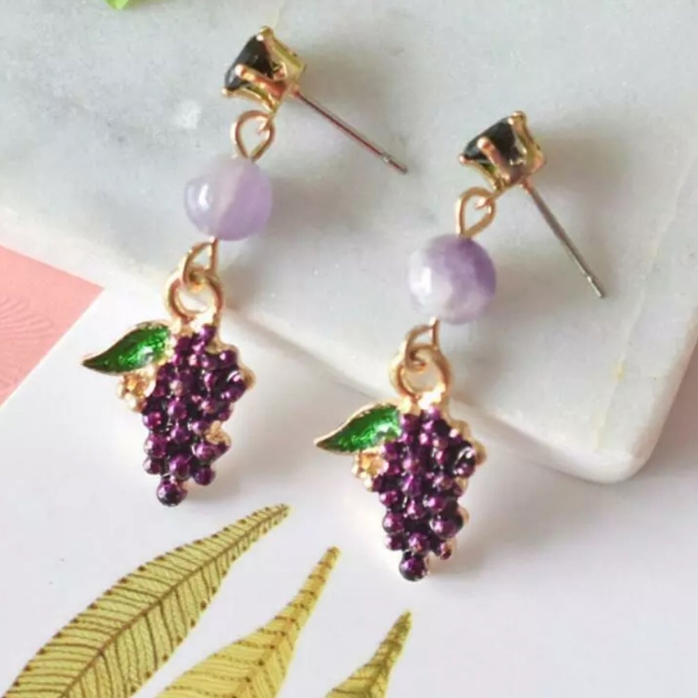 Gorgeous Rhinestone Pearl Purple Grape Earrings - Picture 5 of 6